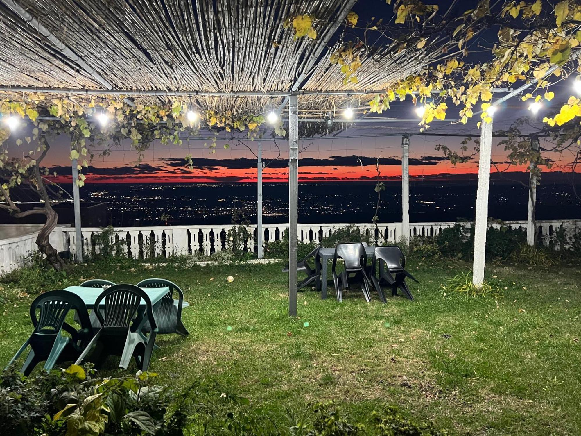 Garden Villa Guni Krujë Exterior foto